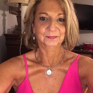 Meet your Posher, Eunice